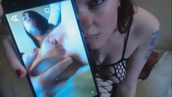 Ragazza che filma il sesso con un pene finto di 7 pollici